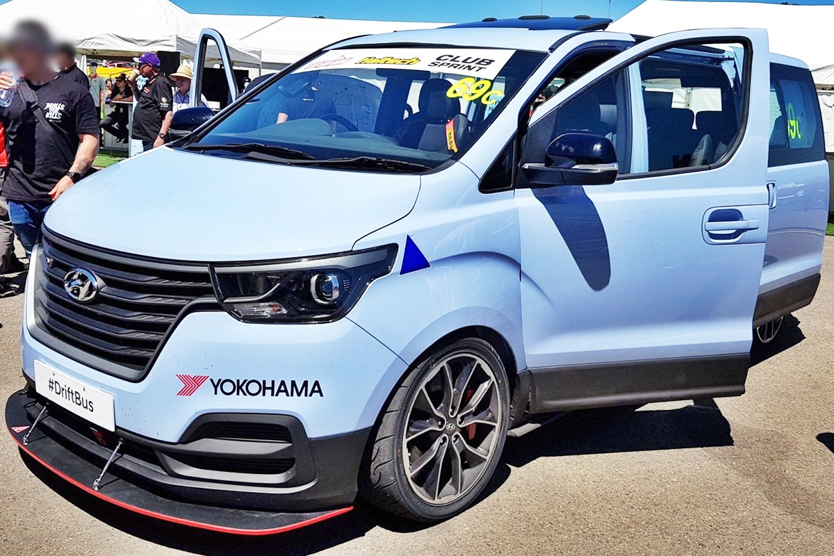 5_현대 iMax N_Wikipedia.jpg