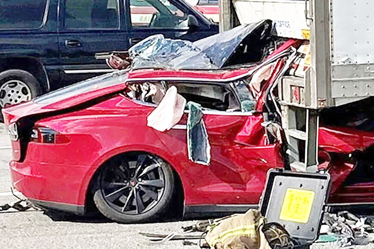 6_테슬라 사고_New York Post.jpg