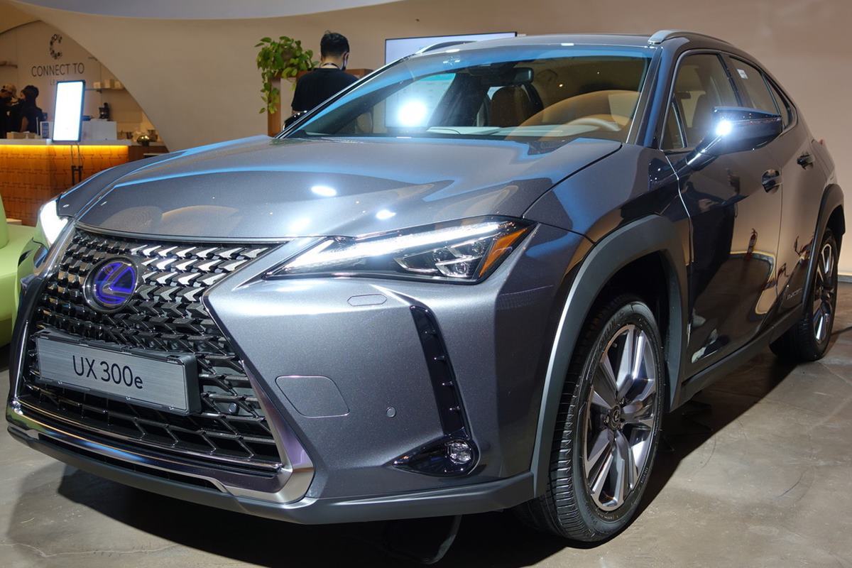 렉서스 UX 300e.jpg