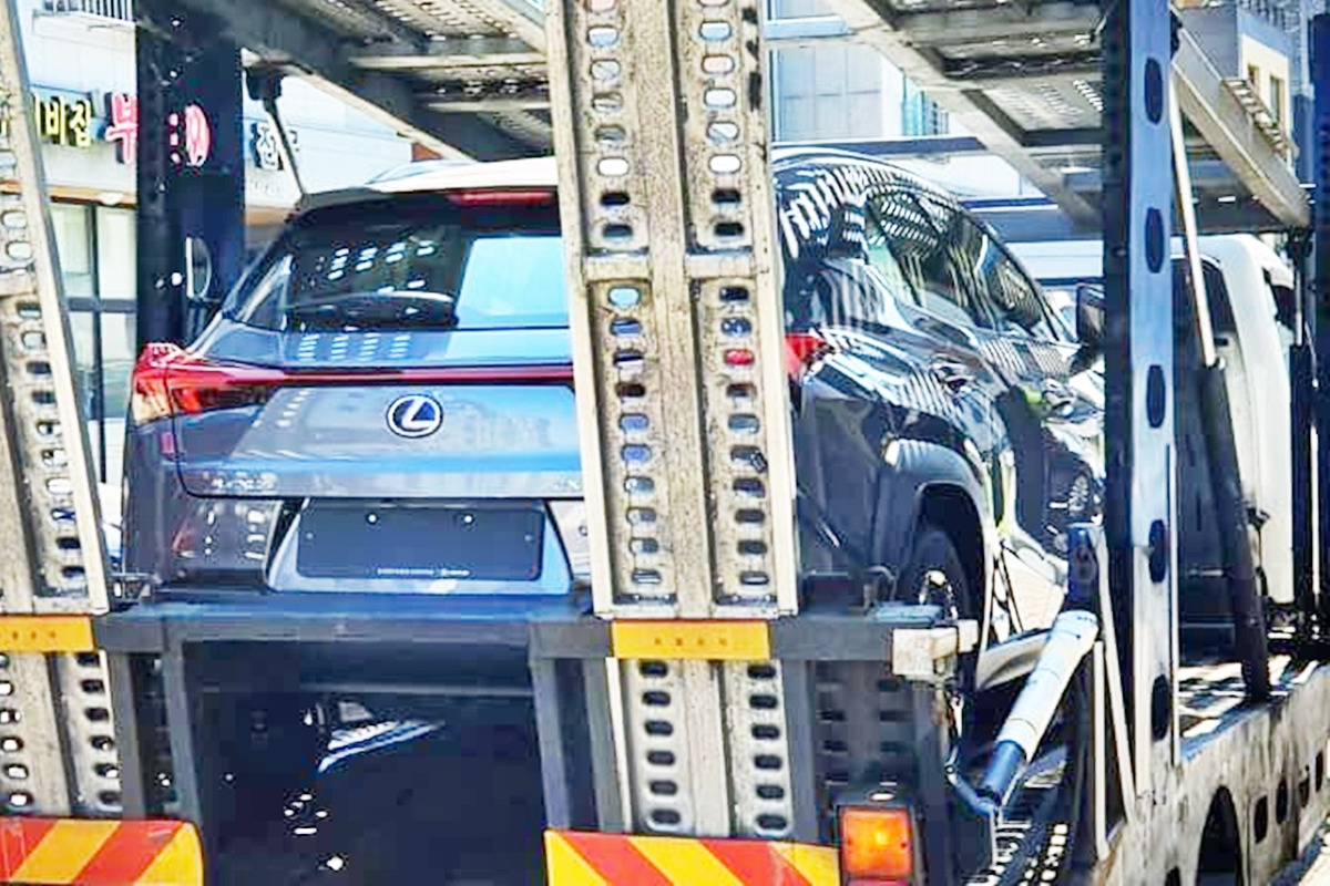 2_탁송 중인 렉서스 차량.jpg