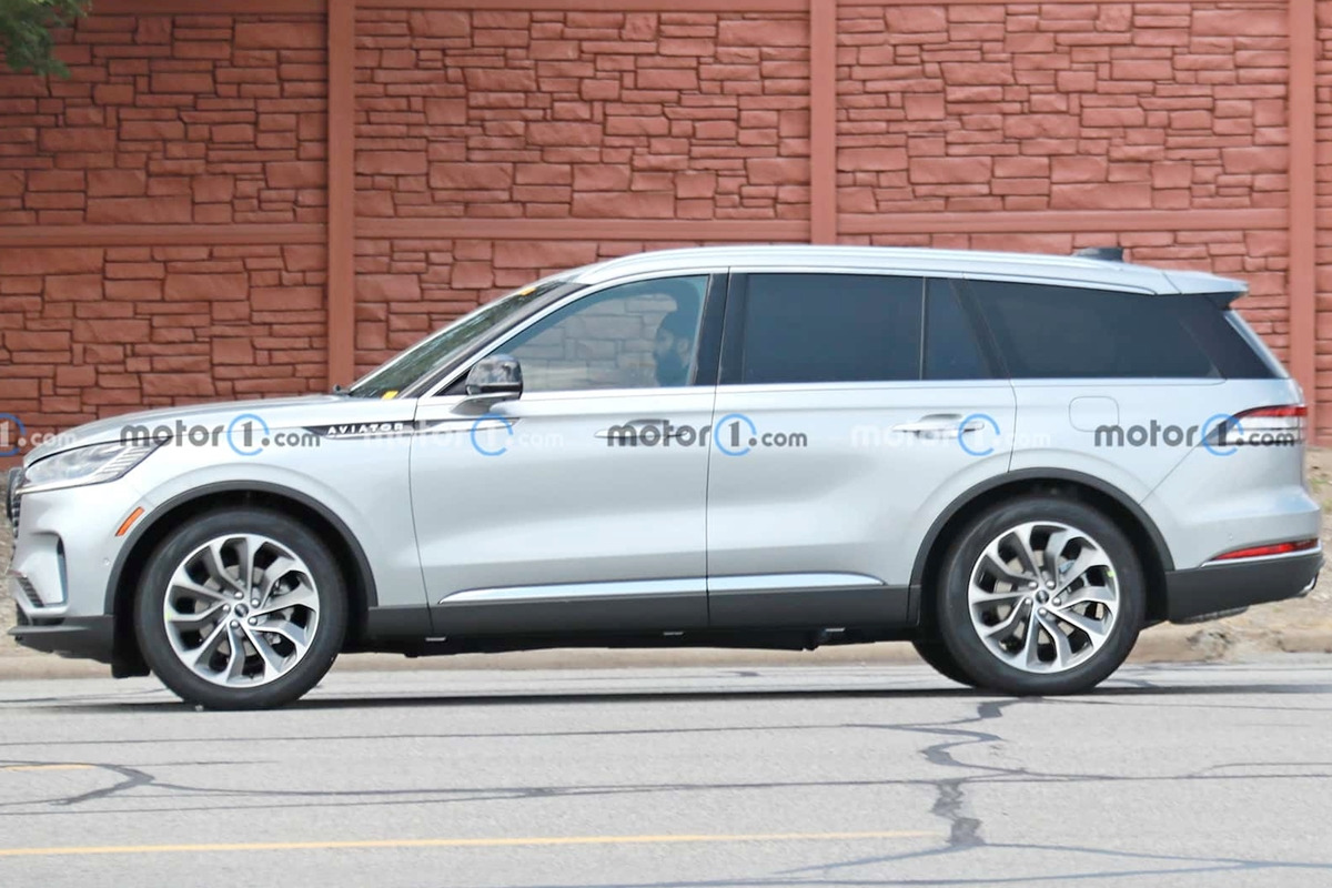 2_링컨 에비에이터 페이스리프트 스파이샷_'Motor 1'.jpg