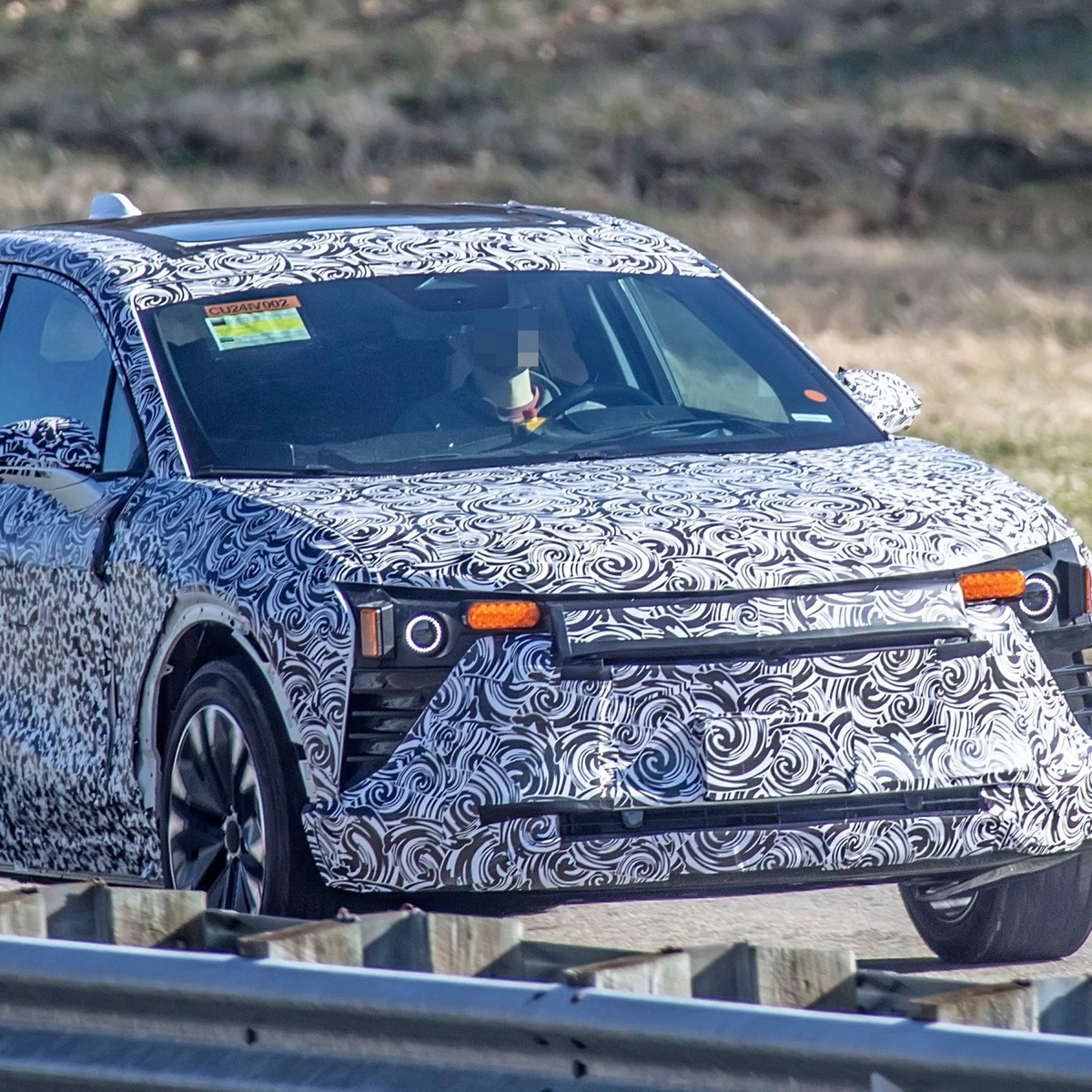 insideEVs 블레이저 ev 스파이샷.jpg