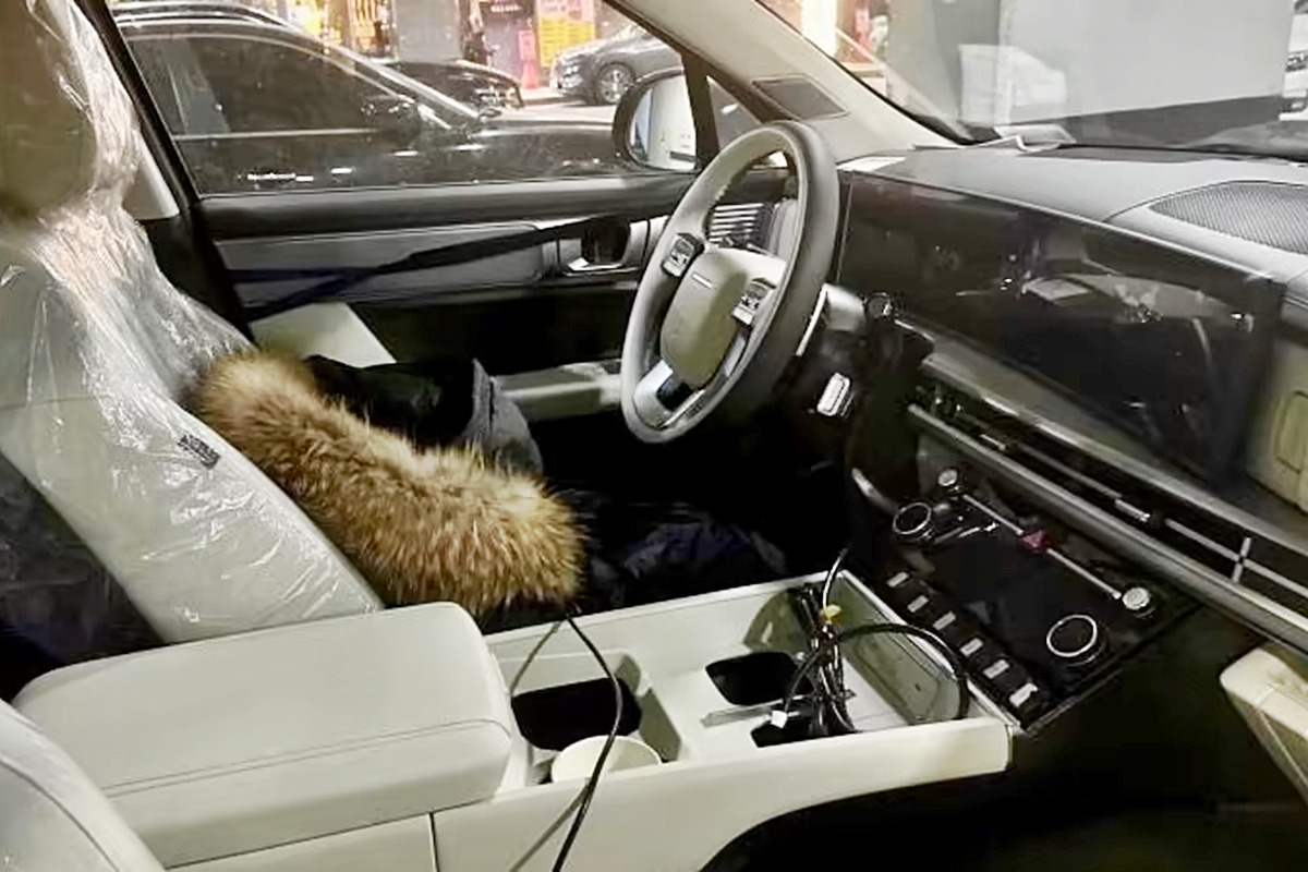 6_유출된 싼타페 풀체인지 실내_보배드림.jpg