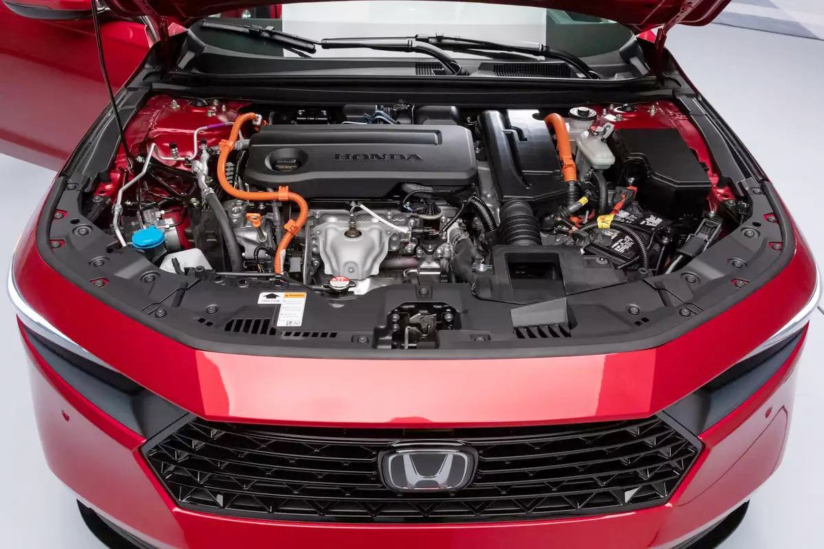 혼다 어코드 하이브리드 엔진룸.jpg