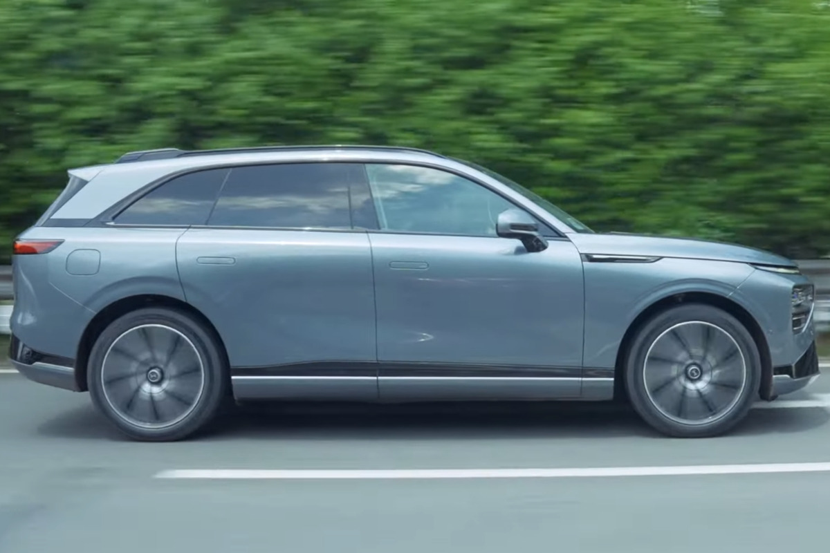 YouTube 'Fully Charged Show'.jpg