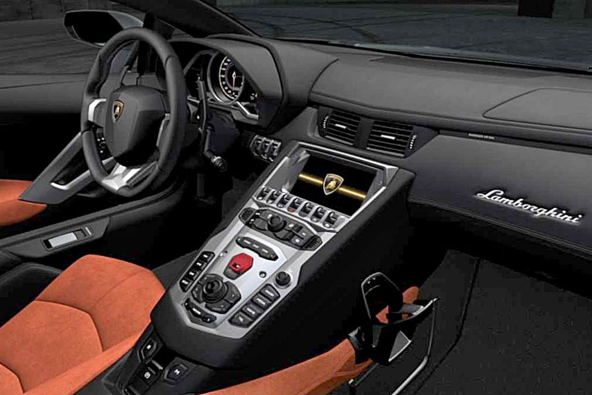 아벤타도르 인테리어.jpg