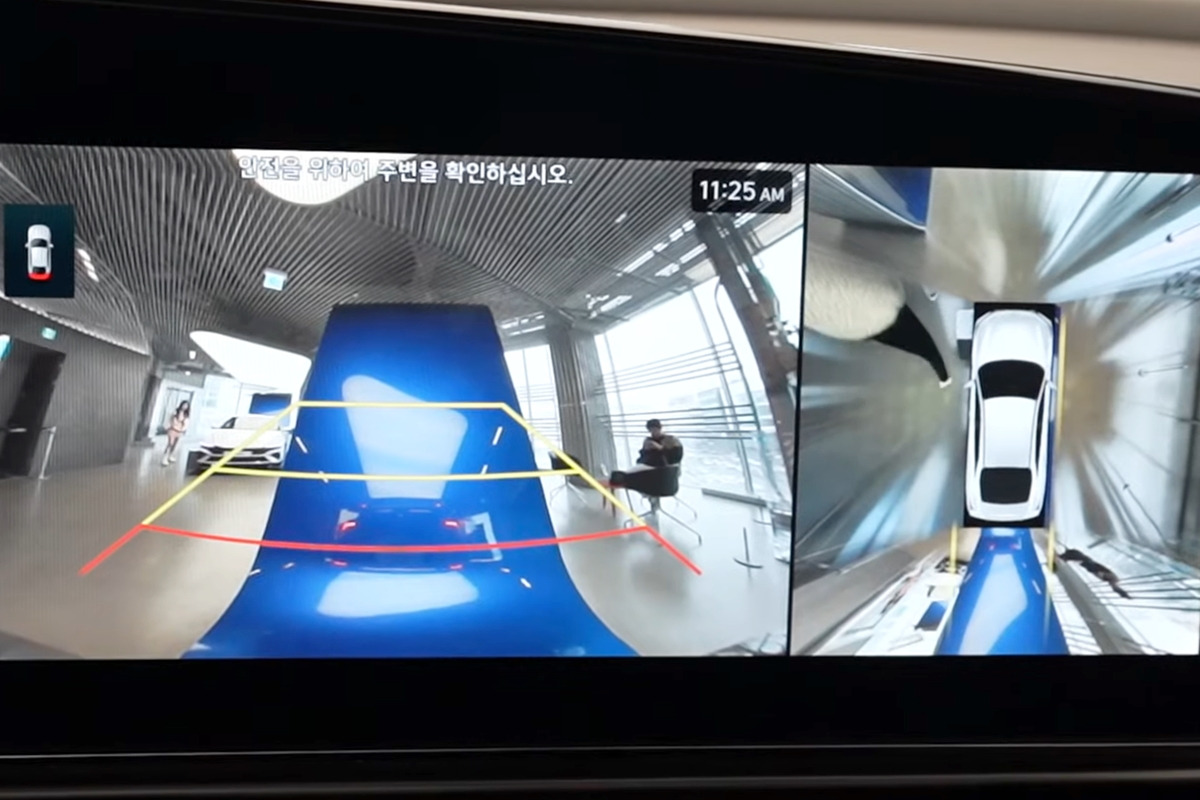 6_현대 아반떼 페이스리프트 서라운드 뷰 모니터_유튜브 채널 '우파푸른하늘Woopa TV'.jpg