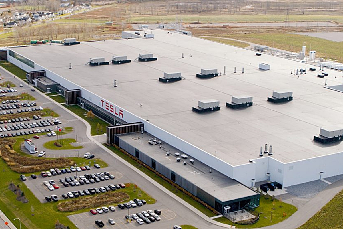 2_테슬라 기가팩토리_Carscoops.jpg