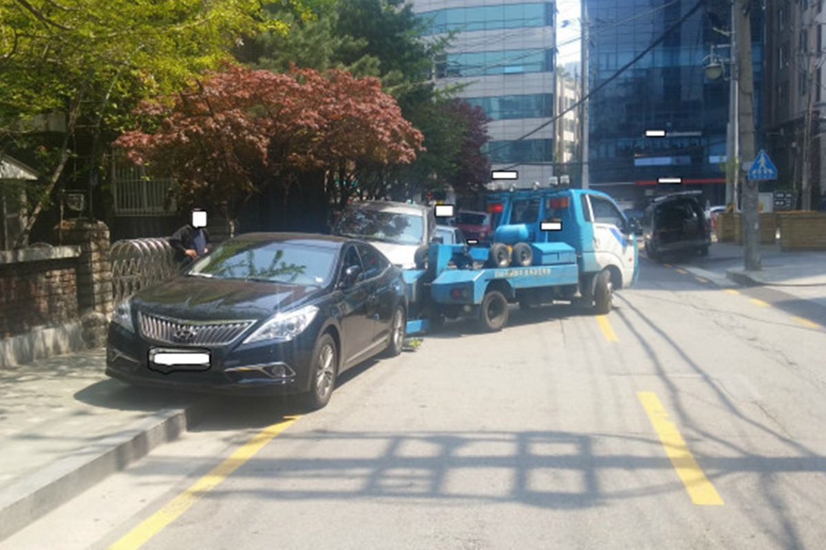 보배드림 베엔츠 견인되는 개구리 주차.jpg