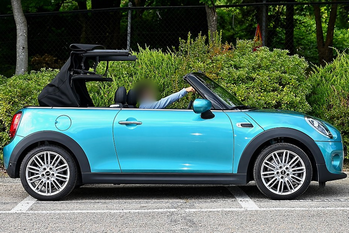 6_미니 컨버터블_도이치모터스.jpg