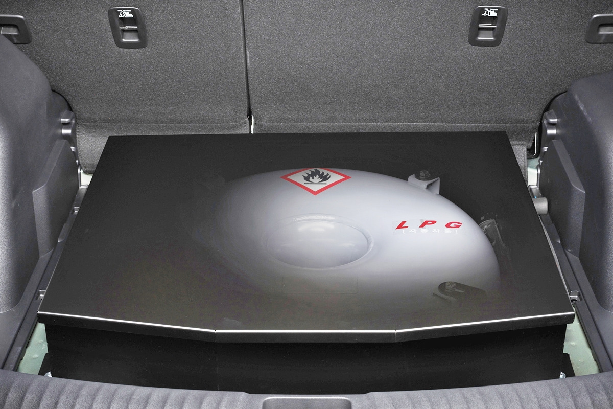2_토레스 바이퓨얼 LPG 도넛탱크_쌍용자동차.jpg