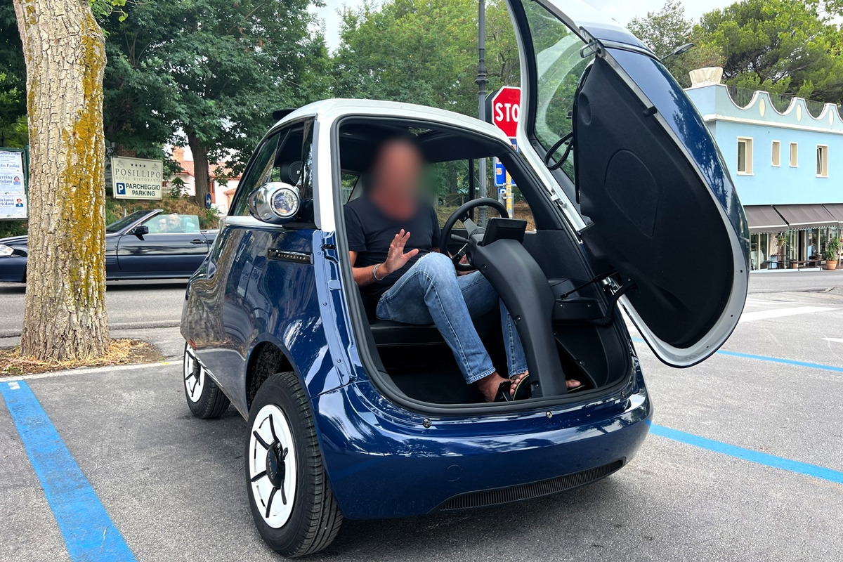 1_Facebook 'Microlino'.jpg