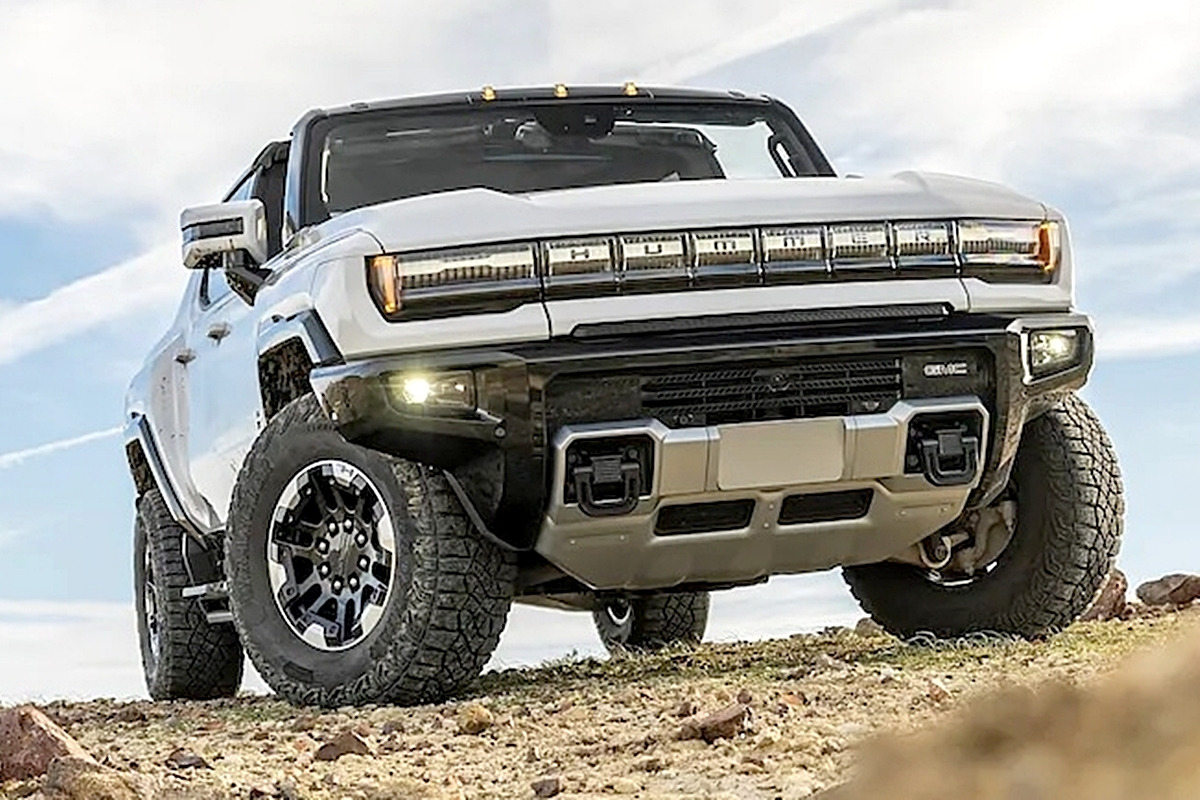 2024-GMC-Hummer-EV-Pickup-front-view-front-view-006-1-crop.jpg