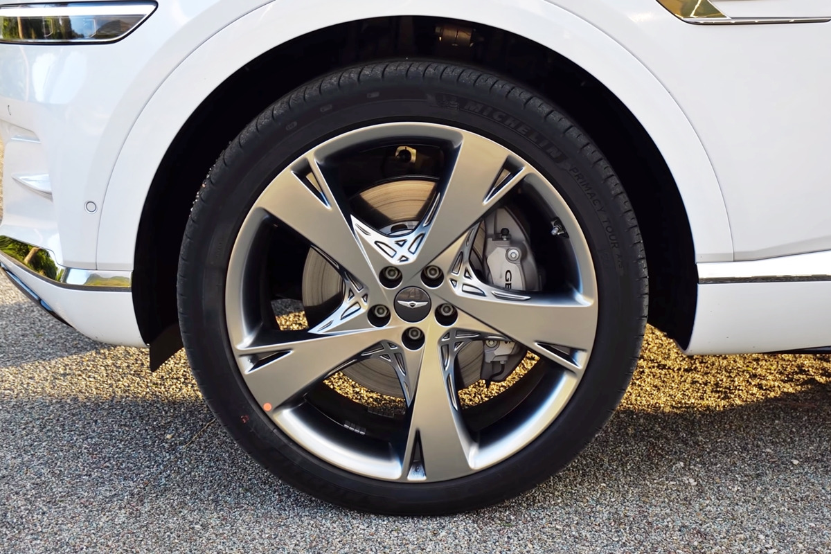 4_제네시스 GV80 22인치 휠_유튜브 채널 '오토뷰(AutoView)'.jpg