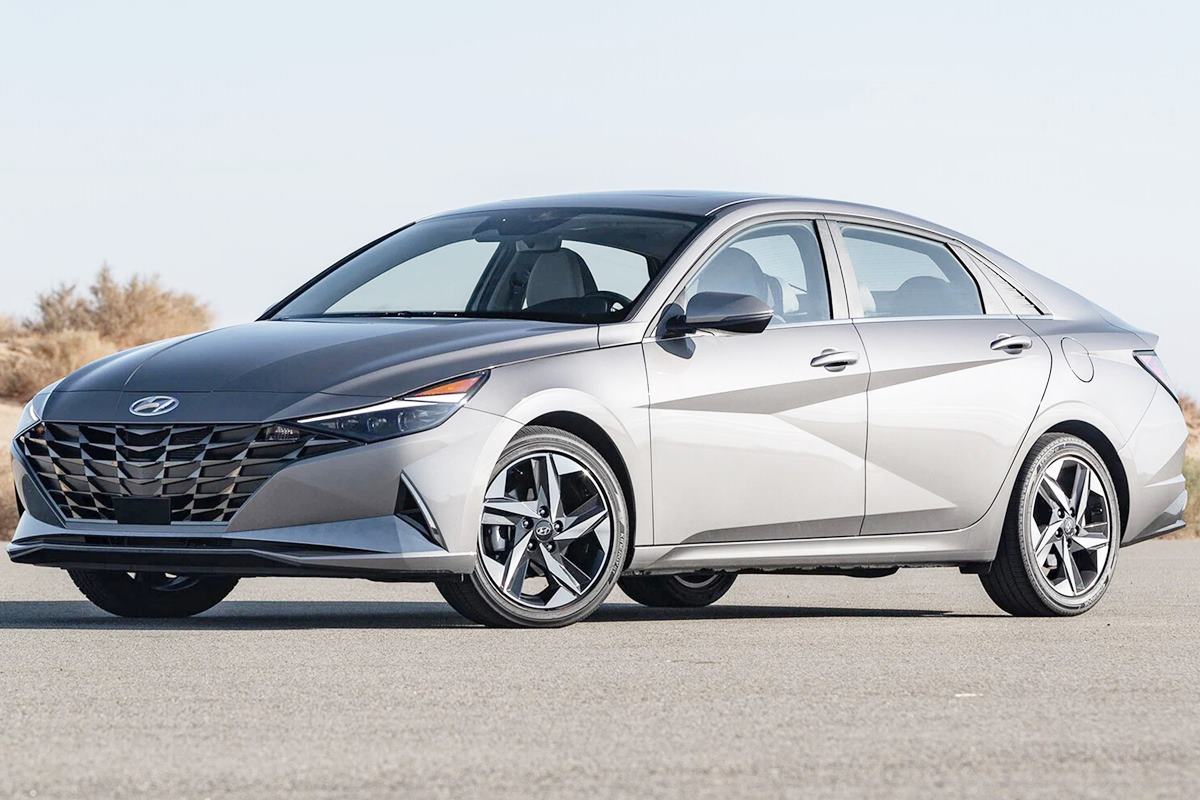 현대차 아반떼 하이브리드 Motor Trend.jpg