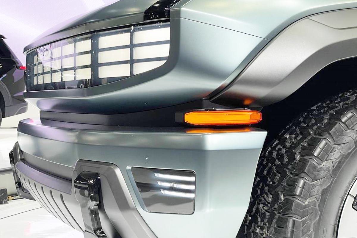 KG모빌리티 F100.jpg