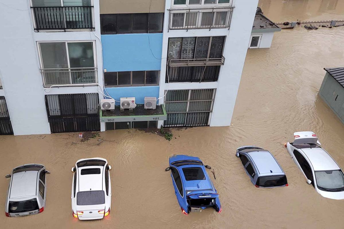 연합뉴스 TV 침수된 주차차들.jpg