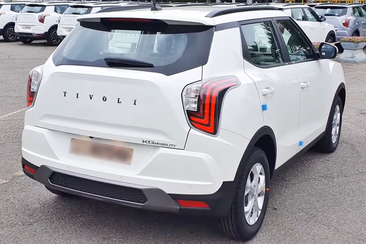 2_KG모빌리티 더 뉴 티볼리 V1 트림_유튜브 채널 '이승현 오토 매니져'.jpg