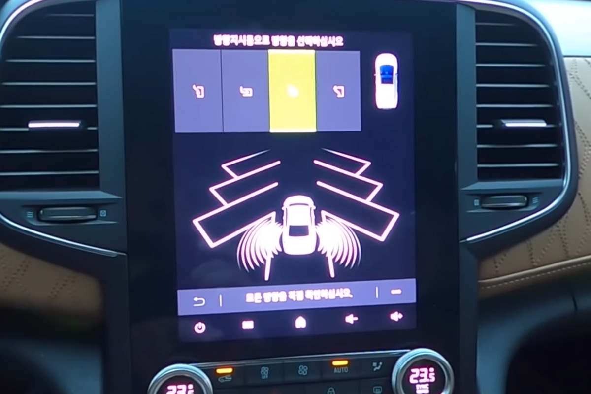 주차 조향 보조_YouTube '리더유'.jpg