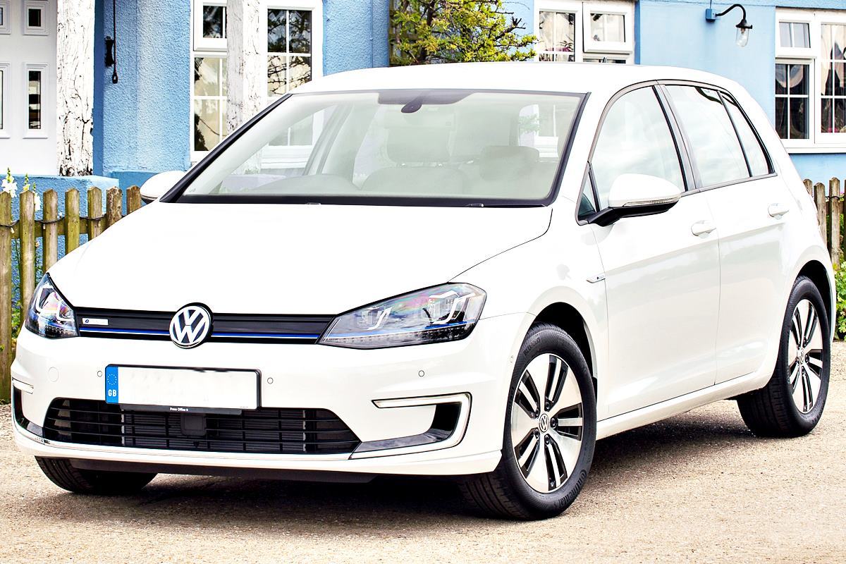 폭스바겐 e-골프 Top Gear.jpg