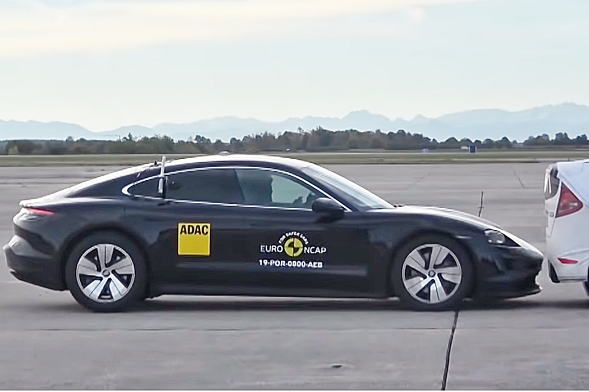 2_자동 긴급 제동 시스템의 올바른 작동 예_유튜브 채널 'Euro NCAP'.jpg