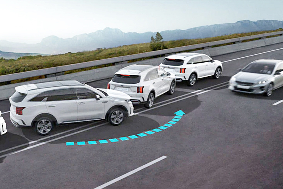 2_다중 충돌 방지 자동 제동 시스템 개념도_현대차그룹.jpg