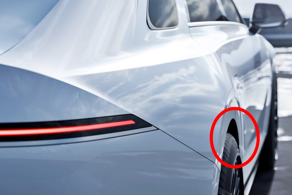 3_신차 오피셜 사진 꼼수.jpg