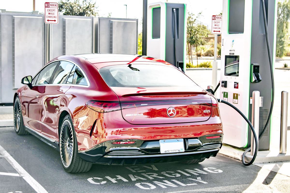 메르세데스 AMG EQS.jpg