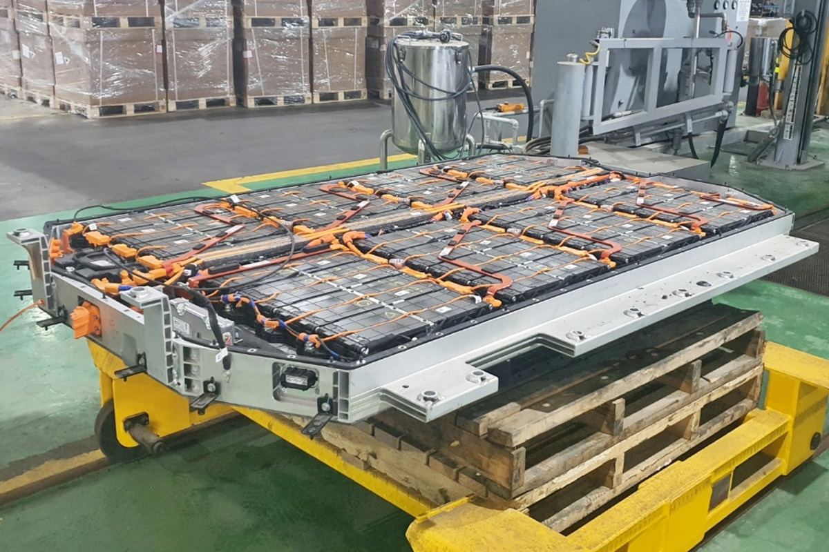 1_탈거된 폐배터리_서울경제TV.jpg