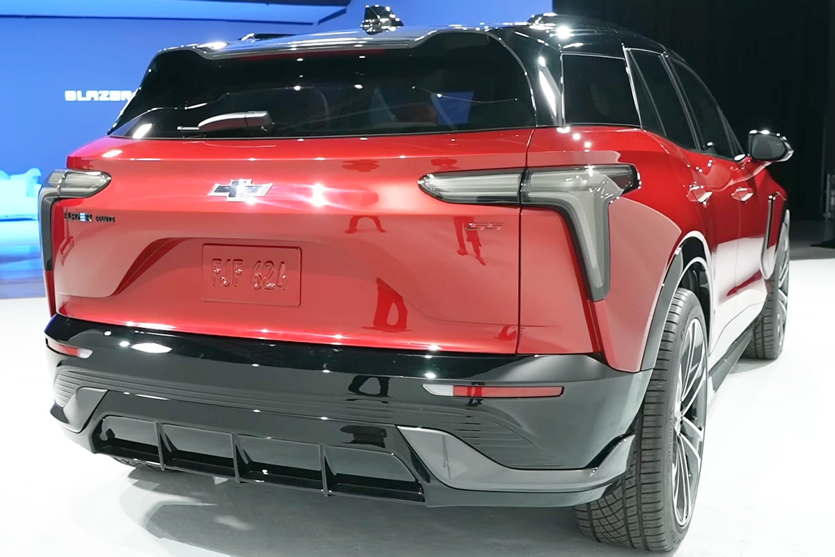 6_쉐보레 블레이저 EV_Wikipedia.jpg