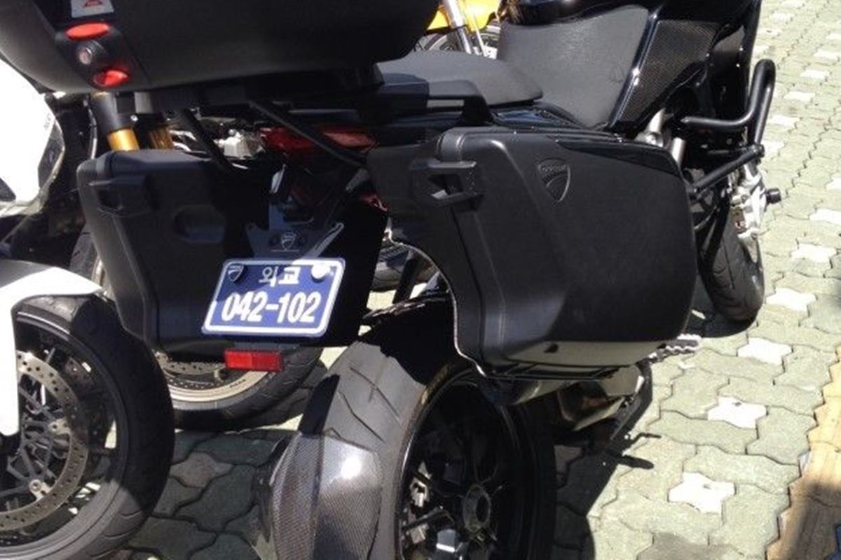 이륜차 외교 번호판.jpg