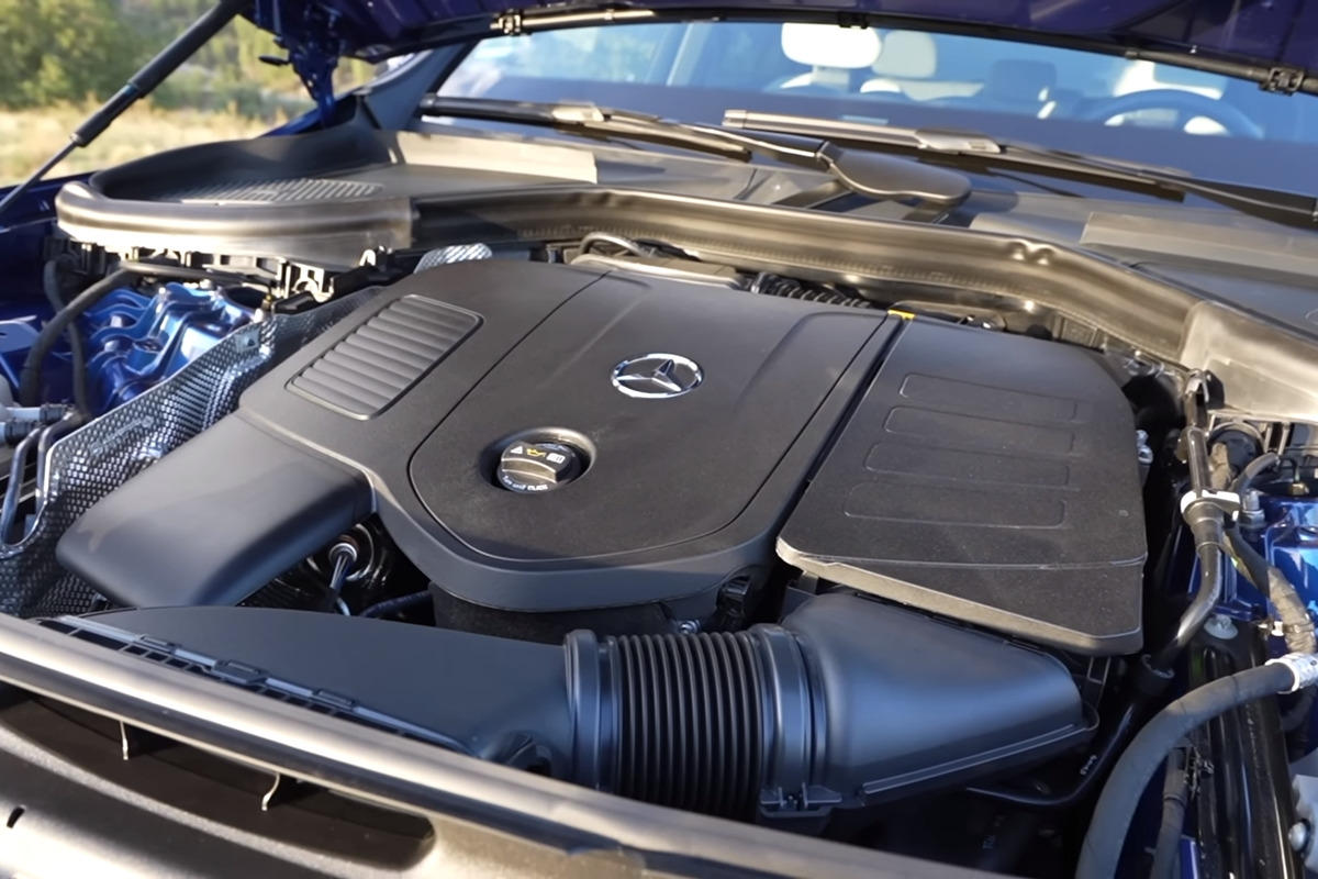 5_메르세데스-벤츠 GLC 풀체인지 엔진룸_유튜브 채널 'Autogefuhl'.jpg