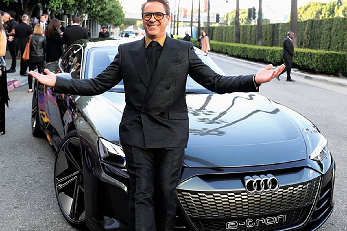 robert-downey-jr-audi-e-tron-1722417346.jpg