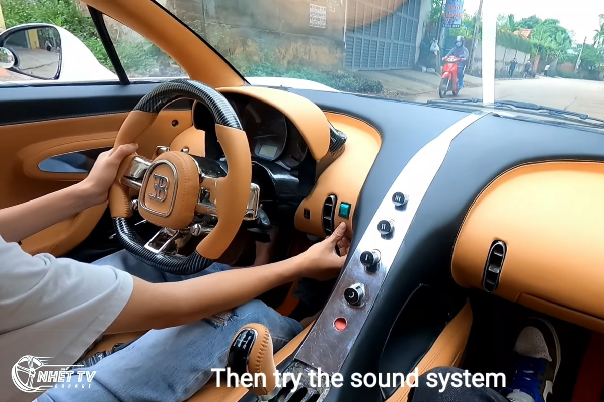 4_부가티 시론 레플리카 인테리어_유튜브 채널 'NHET TV'.jpg