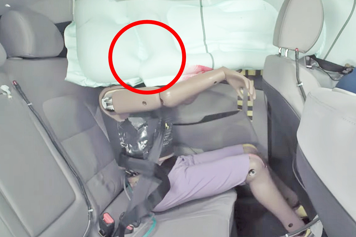 4_투싼 충돌 테스트_유튜브 채널 'IIHS'.jpg