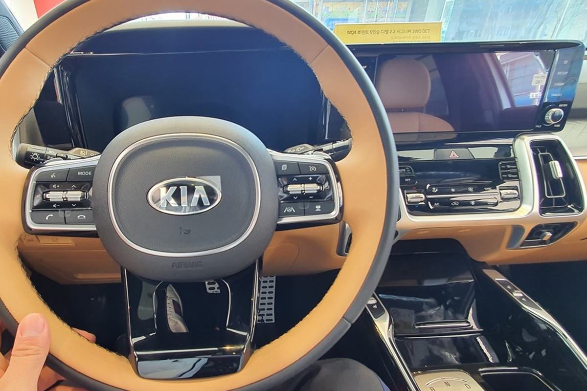 쏘렌토 실내.jpg