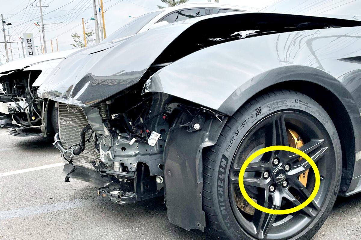 FM코리아 사고 발생한 머스탱.jpg