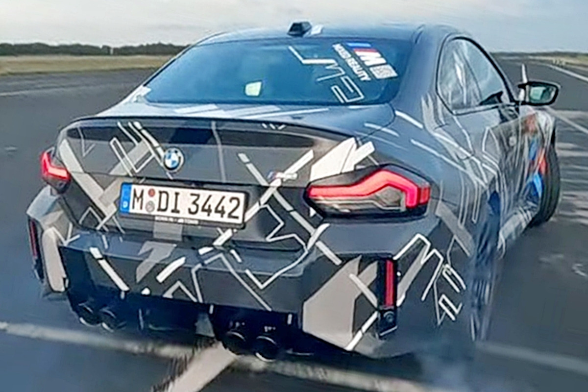 4_BMW VR 고글 드라이빙.jpg