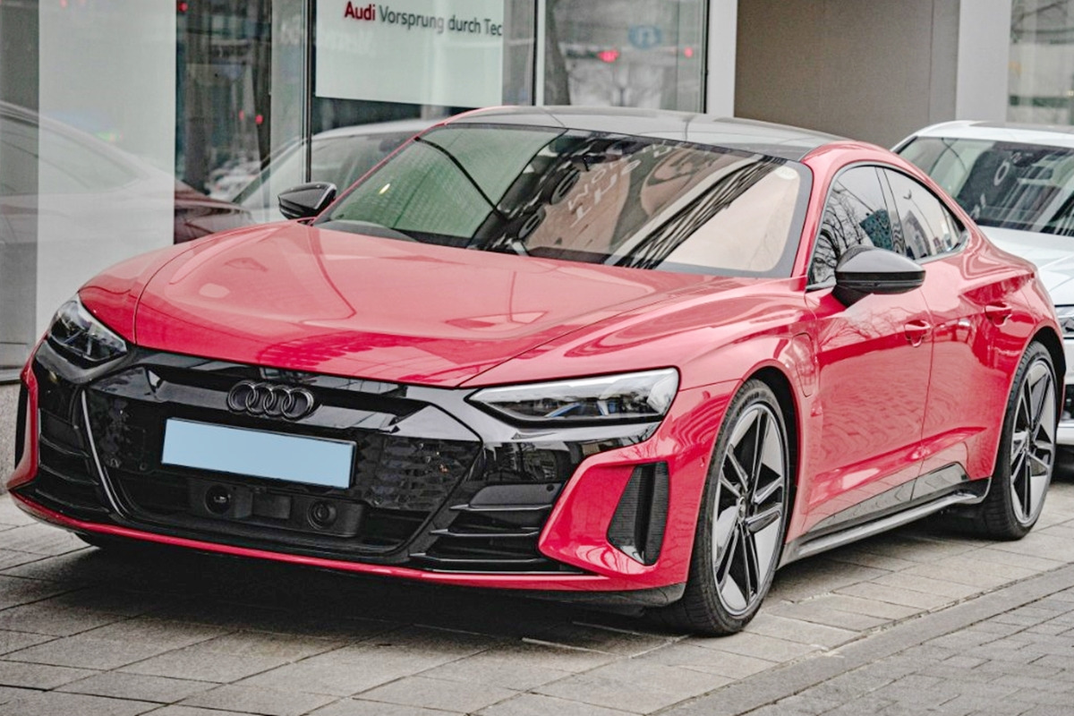 3_아우디 E-트론 GT_네이버 남차카페 '수원ll신근'님.jpg