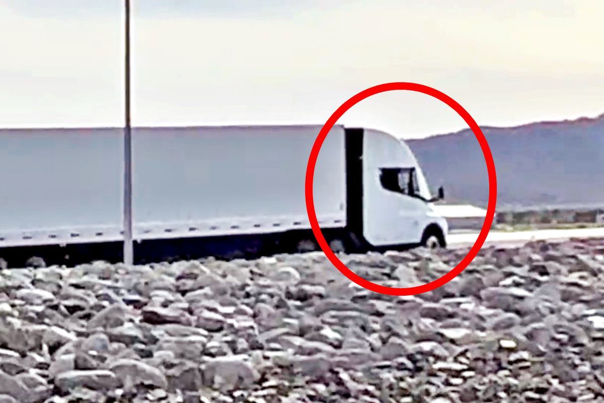 세미트럭 오르막 주행 트위터.jpg