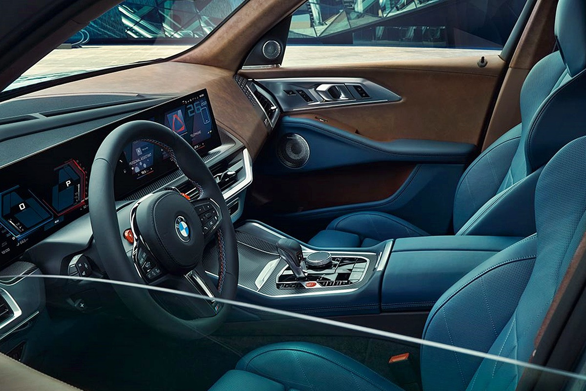 1xm-inside.bmw_.jpg
