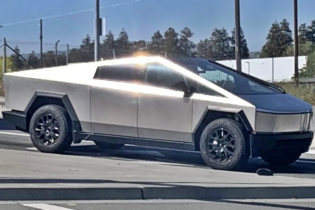 2_테슬라 사이버트럭 최종 양산형_Electrek.jpg