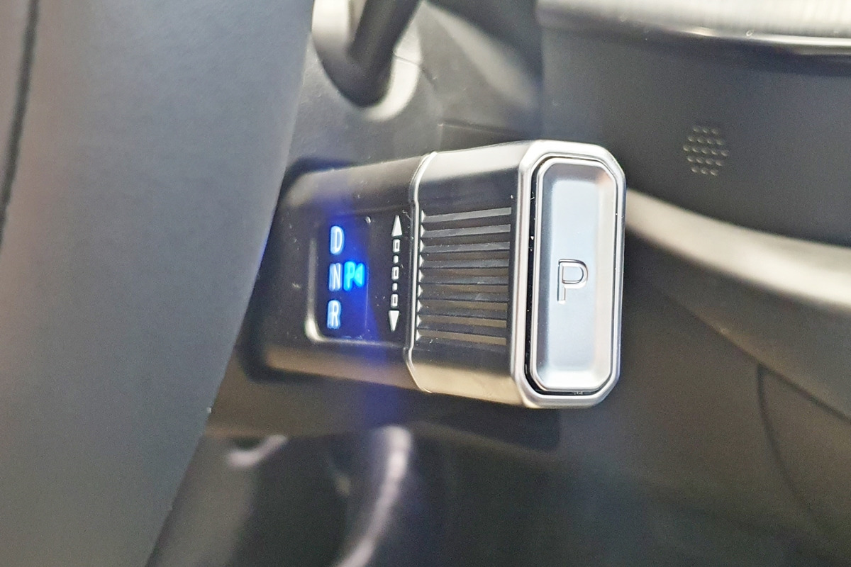 1_그랜저 컬럼 타입 전자식 변속 레버.jpg