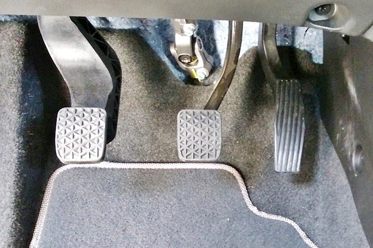 2_클러치 페달.jpg