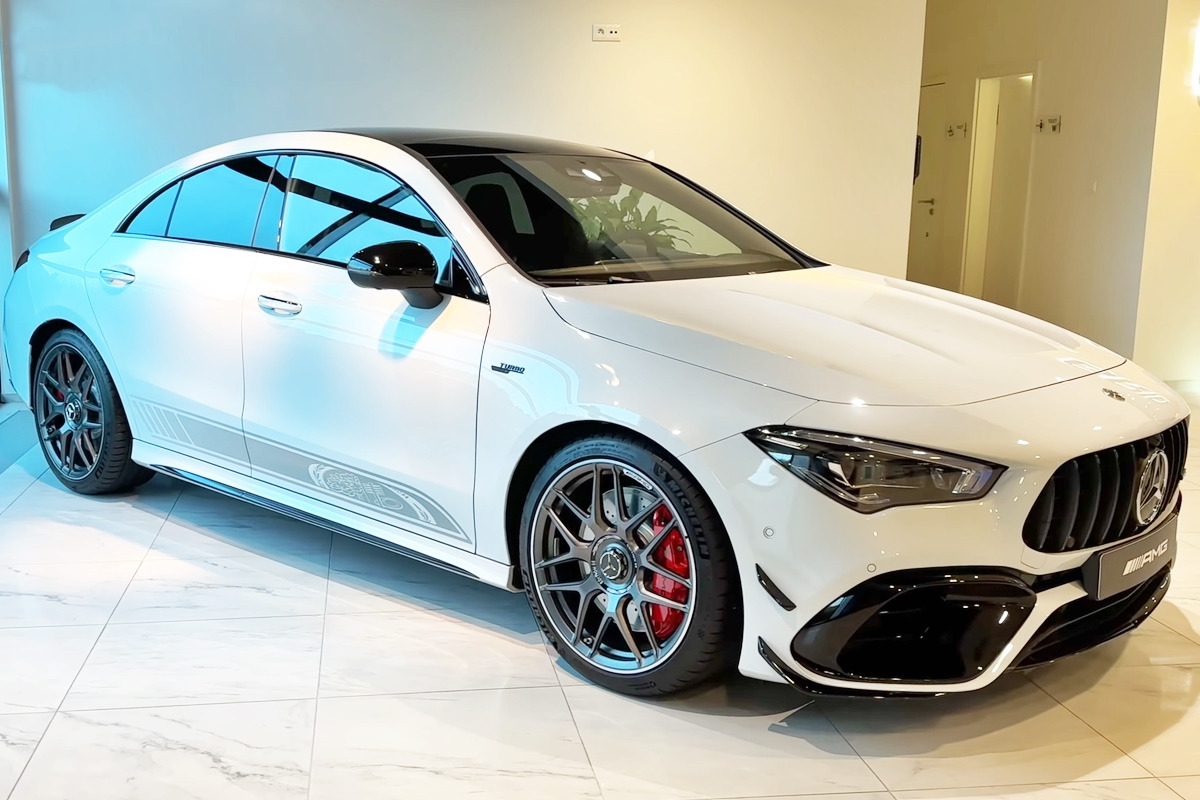 1_메르세데스_AMG CLA45 S 4매틱+_유튜브 채널 'Ivan Sensei'.jpg