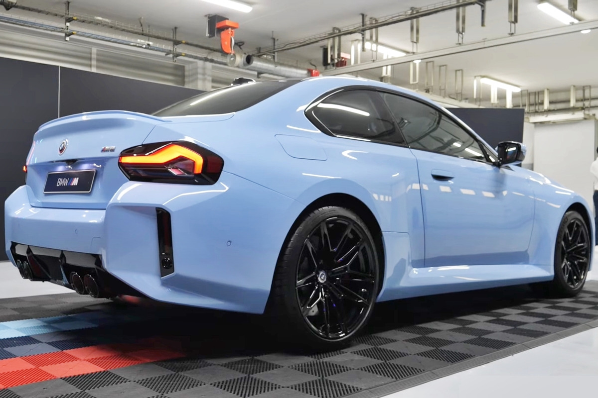 6_BMW M2_유튜브 채널 'Caradisiac'.jpg