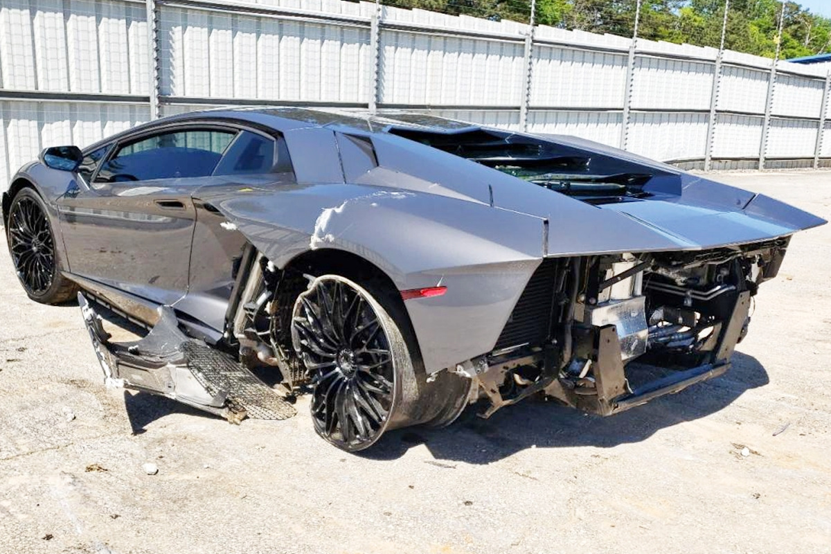 2_람보르기니 아벤타도르 얼티메 전손 매물_'Copart'.jpg