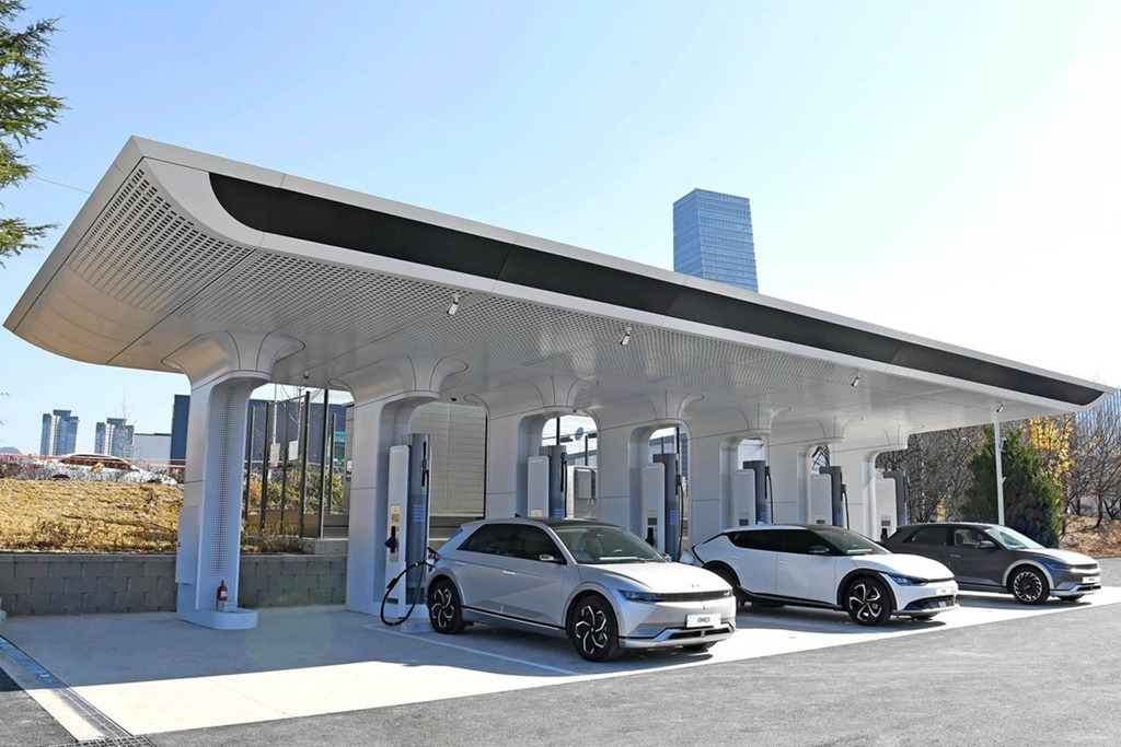 5-2 중앙과학관에 설치된 초고속 전기차 충전소 , 헬로디디.jpg