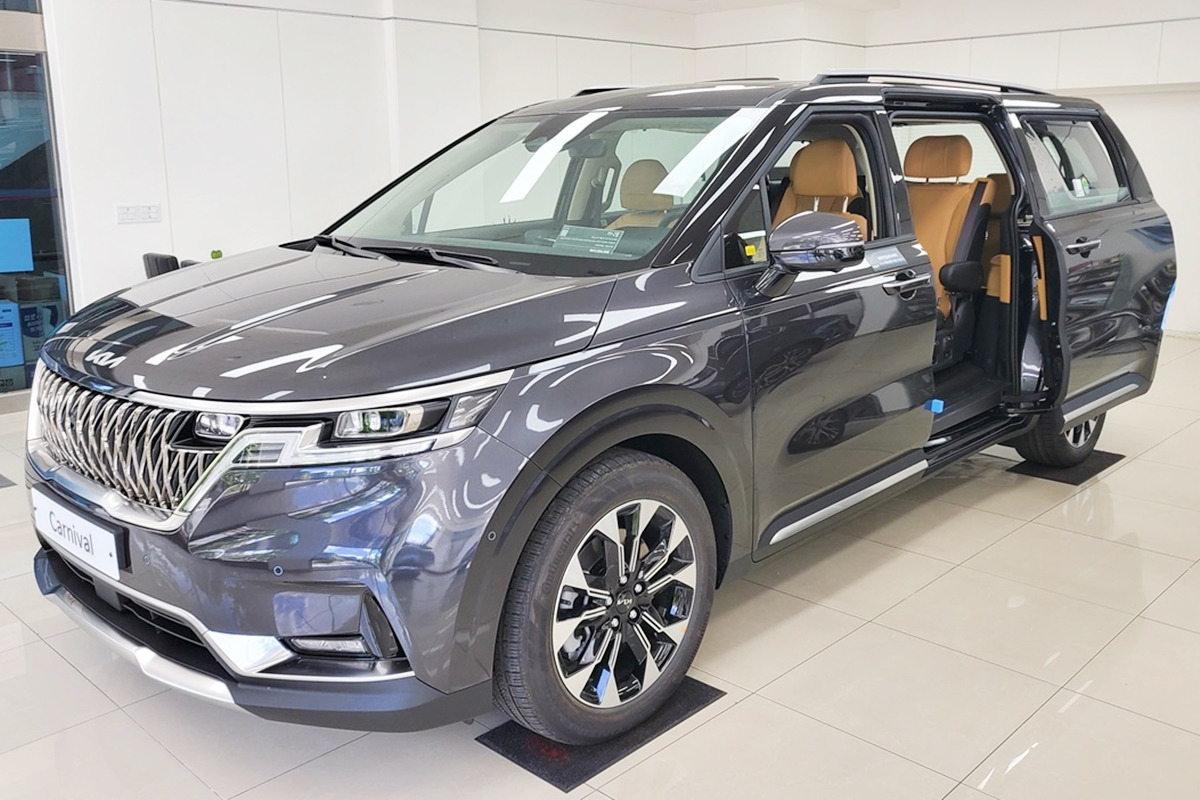 3_기아 카니발 전시차_온라인 커뮤니티.jpg