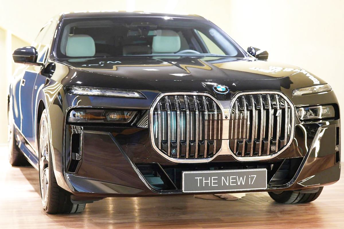 BMW i7.jpg